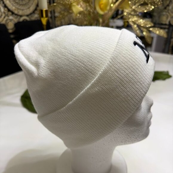 White Knit Beanie With Black NY Logo – Unisex Winter Hat - Picture 4 of 8